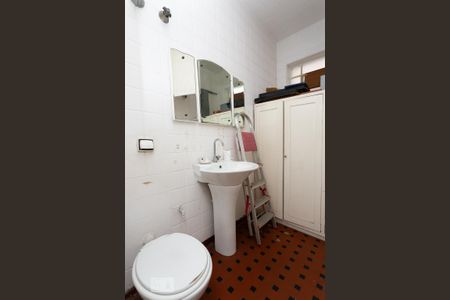 Casa à venda com 400m², 4 quartos e 5 vagasBanheiro de Serviço