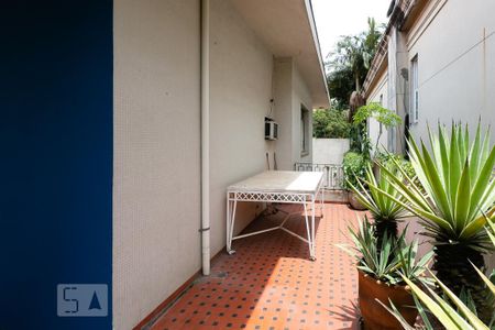 Casa à venda com 400m², 4 quartos e 5 vagasVaranda da Suite