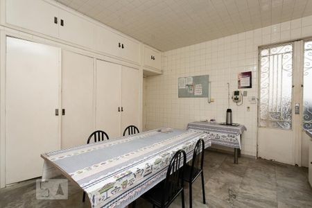 Casa à venda com 400m², 4 quartos e 5 vagasCozinha