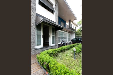 Casa à venda com 400m², 4 quartos e 5 vagasFachada