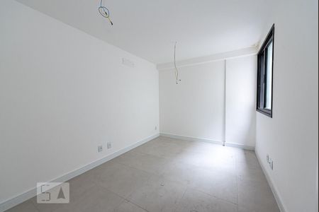 Apartamento à venda com 180m², 2 quartos e 1 vagaSuíte 2