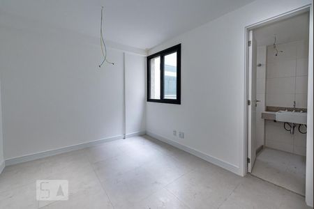 Apartamento à venda com 180m², 2 quartos e 1 vagaSuíte 2