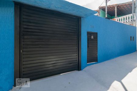 Casa para alugar com 33m², 1 quarto e 1 vaga Casa para alugar com 33m², 1 quarto e 1 vagaFachada