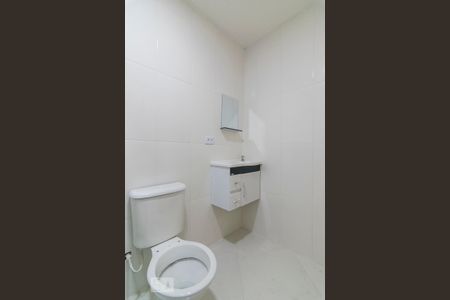 Banheiro de casa para alugar com 1 quarto, 33m² em Vila Linda, Santo André