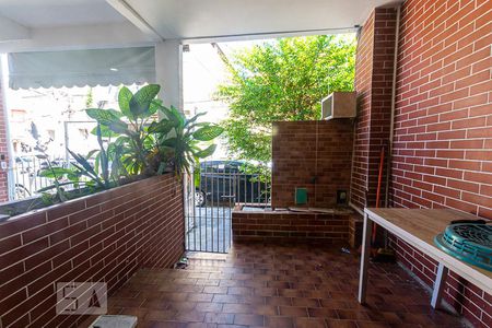 Vista na Sala de casa à venda com 2 quartos, 148m² em Barreto, Niterói
