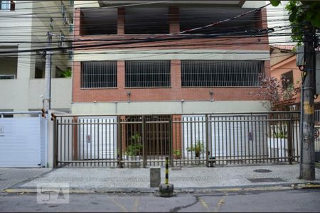 Apartamento à venda com 85m², 2 quartos e 1 vagaFachada