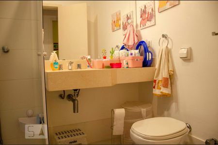 Apartamento à venda com 85m², 2 quartos e 1 vaga Apartamento à venda com 85m², 2 quartos e 1 vagaBanheiro