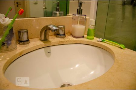 Apartamento à venda com 85m², 2 quartos e 1 vaga Apartamento à venda com 85m², 2 quartos e 1 vagaBanheiro da Suíte