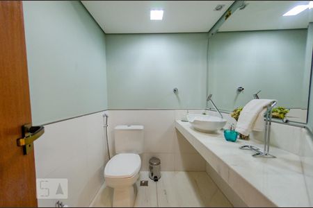 Lavabo de casa para alugar com 4 quartos, 360m² em Santa Lúcia, Belo Horizonte