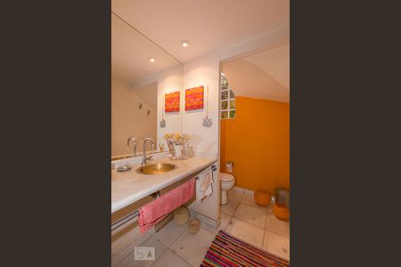 Casa para alugar com 320m², 4 quartos e 4 vagasLavabo 