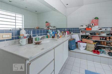 Casa para alugar com 320m², 4 quartos e 4 vagasBanheiro da Suíte 1