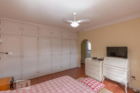 Casa para alugar com 320m², 4 quartos e 4 vagasSuíte 1