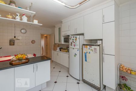 Casa para alugar com 320m², 4 quartos e 4 vagasCozinha