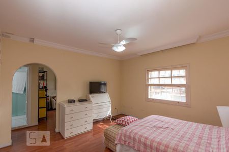 Casa para alugar com 320m², 4 quartos e 4 vagasSuíte 1