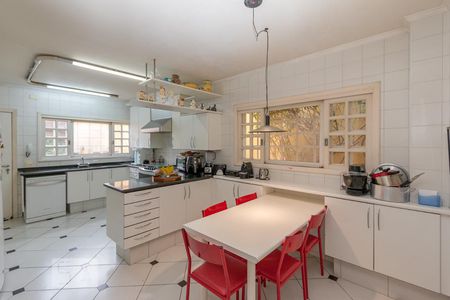 Casa para alugar com 320m², 4 quartos e 4 vagasCozinha