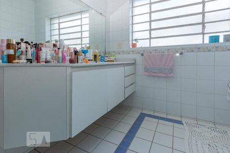 Casa para alugar com 320m², 4 quartos e 4 vagasBanheiro da Suíte 2