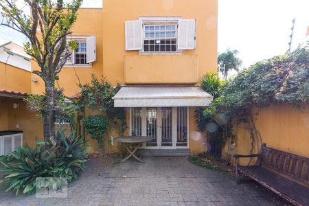 Casa para alugar com 320m², 4 quartos e 4 vagasQuintal