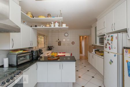 Casa para alugar com 320m², 4 quartos e 4 vagasCozinha