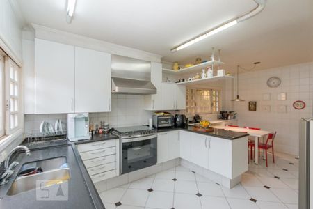 Casa para alugar com 320m², 4 quartos e 4 vagasCozinha