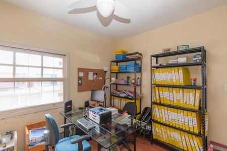 Casa para alugar com 320m², 4 quartos e 4 vagasEscritório