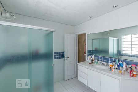 Casa para alugar com 320m², 4 quartos e 4 vagasBanheiro da Suíte 1