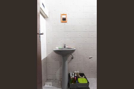 Casa à venda com 70m², 3 quartos e 2 vagasBanheiro social 1