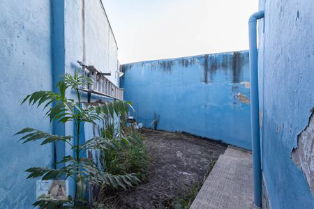 Casa à venda com 70m², 3 quartos e 2 vagasQuintal
