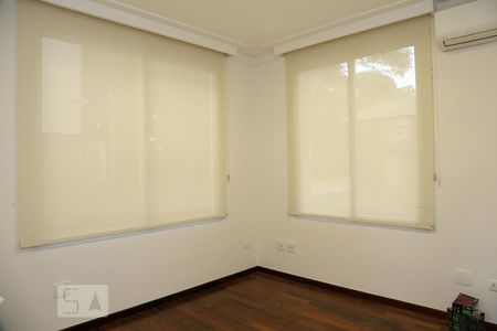 Escritório de casa de condomínio à venda com 4 quartos, 250m² em Residencial Morumbi, São Paulo