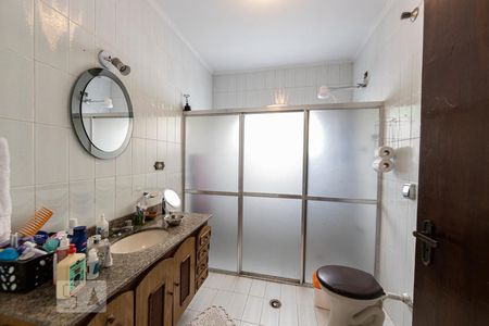 Casa para alugar com 300m², 3 quartos e 6 vagasBanheiro Social