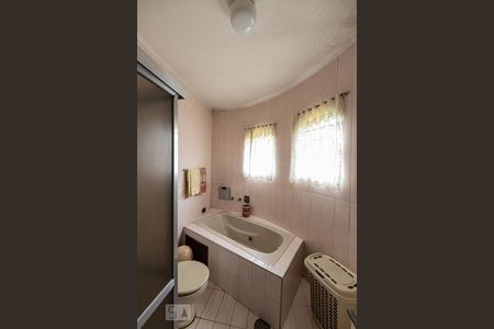 Casa para alugar com 300m², 3 quartos e 6 vagasBanheiro Suite