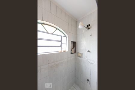 Casa para alugar com 300m², 3 quartos e 6 vagasBanheiro Social