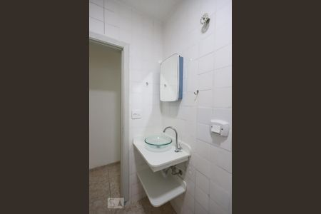 Casa para alugar com 80m², 2 quartos e 1 vaga Casa para alugar com 80m², 2 quartos e 1 vagaBanheiro