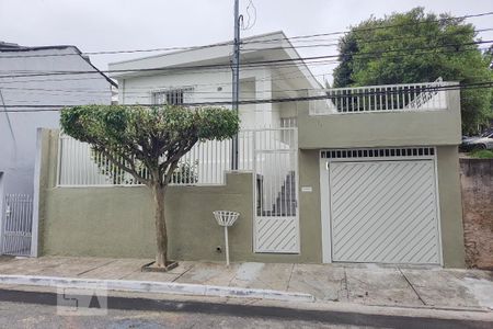 Casa para alugar com 80m², 2 quartos e 1 vaga Casa para alugar com 80m², 2 quartos e 1 vagaFachada
