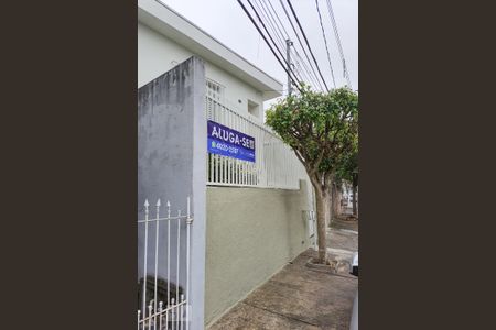 Casa para alugar com 80m², 2 quartos e 1 vaga Casa para alugar com 80m², 2 quartos e 1 vagaFachada