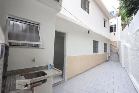 Casa para alugar com 80m², 2 quartos e 1 vaga Casa para alugar com 80m², 2 quartos e 1 vagaQuintal
