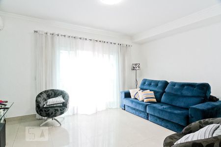 Sala de casa à venda com 4 quartos, 147m² em Vila Romero, São Paulo