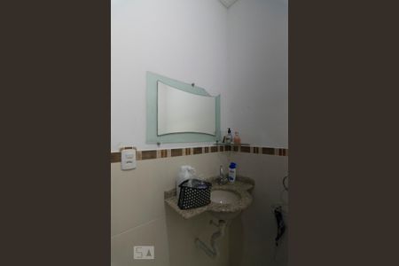 Casa à venda com 273m², 5 quartos e 4 vagasBanheiro da Suíte Edícula