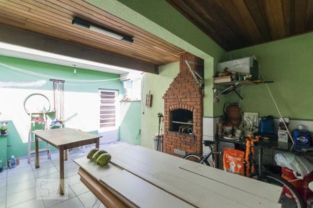 Casa à venda com 273m², 5 quartos e 4 vagasQuintal com Churrasqueira