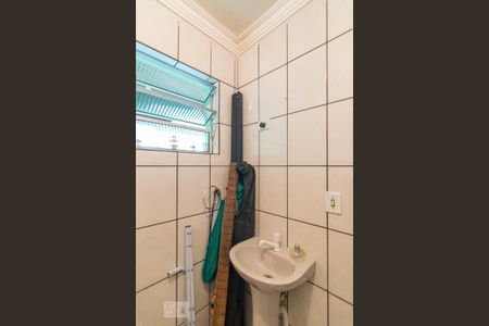 Casa à venda com 273m², 5 quartos e 4 vagasBanheiro de Serviço