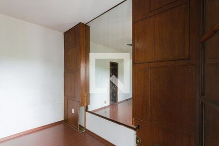 Casa de condomínio à venda com 503m², 4 quartos e 5 vagasSuíte 2