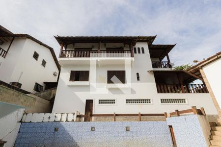 Casa de condomínio à venda com 503m², 4 quartos e 5 vagasFachada
