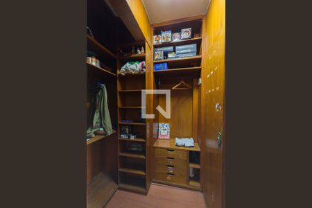 Casa de condomínio à venda com 503m², 4 quartos e 5 vagasCloset da Suíte 3