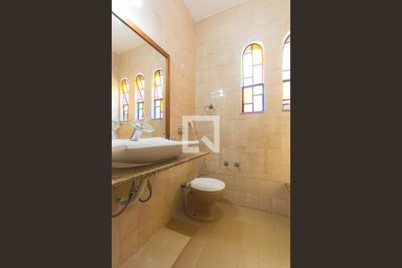 Casa de condomínio à venda com 503m², 4 quartos e 5 vagasBanheiro da Suíte 1