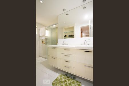 Apartamento à venda com 162m², 3 quartos e 2 vagasBanheiro da Suíte