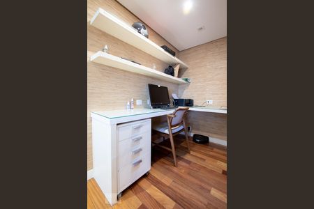 Apartamento à venda com 162m², 3 quartos e 2 vagasEscritório