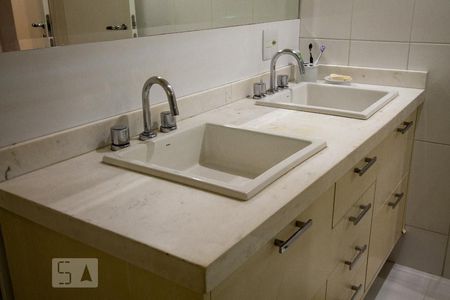 Apartamento à venda com 162m², 3 quartos e 2 vagasBanheiro da Suíte