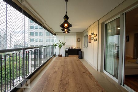 Apartamento à venda com 162m², 3 quartos e 2 vagasVaranda