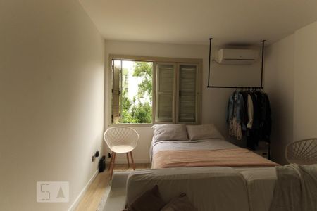 Sala/Quarto de kitnet/studio para alugar com 1 quarto, 27m² em Cidade Baixa, Porto Alegre