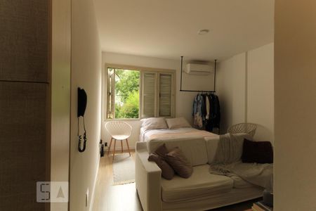 Sala/Quarto de kitnet/studio para alugar com 1 quarto, 27m² em Cidade Baixa, Porto Alegre