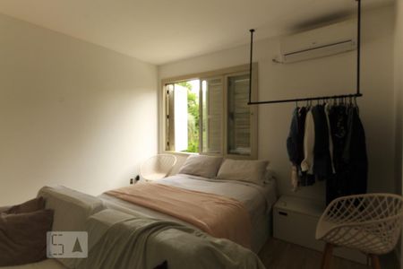 Sala/Quarto de kitnet/studio para alugar com 1 quarto, 27m² em Cidade Baixa, Porto Alegre